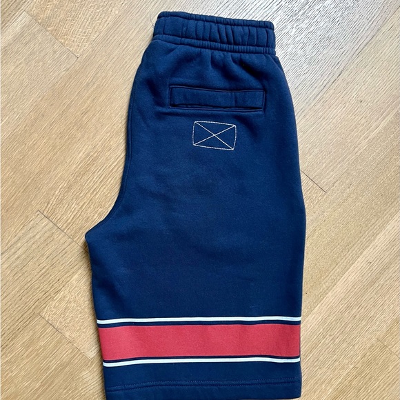 Men’s Nike Shorts - Picture 2 of 4